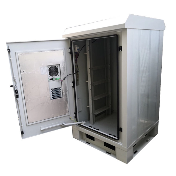Battery connection to the distribution box